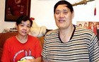 穆鐵柱追悼，軍旗覆蓋，妻兒悲痛，姚明鄭海霞哀悼出席。