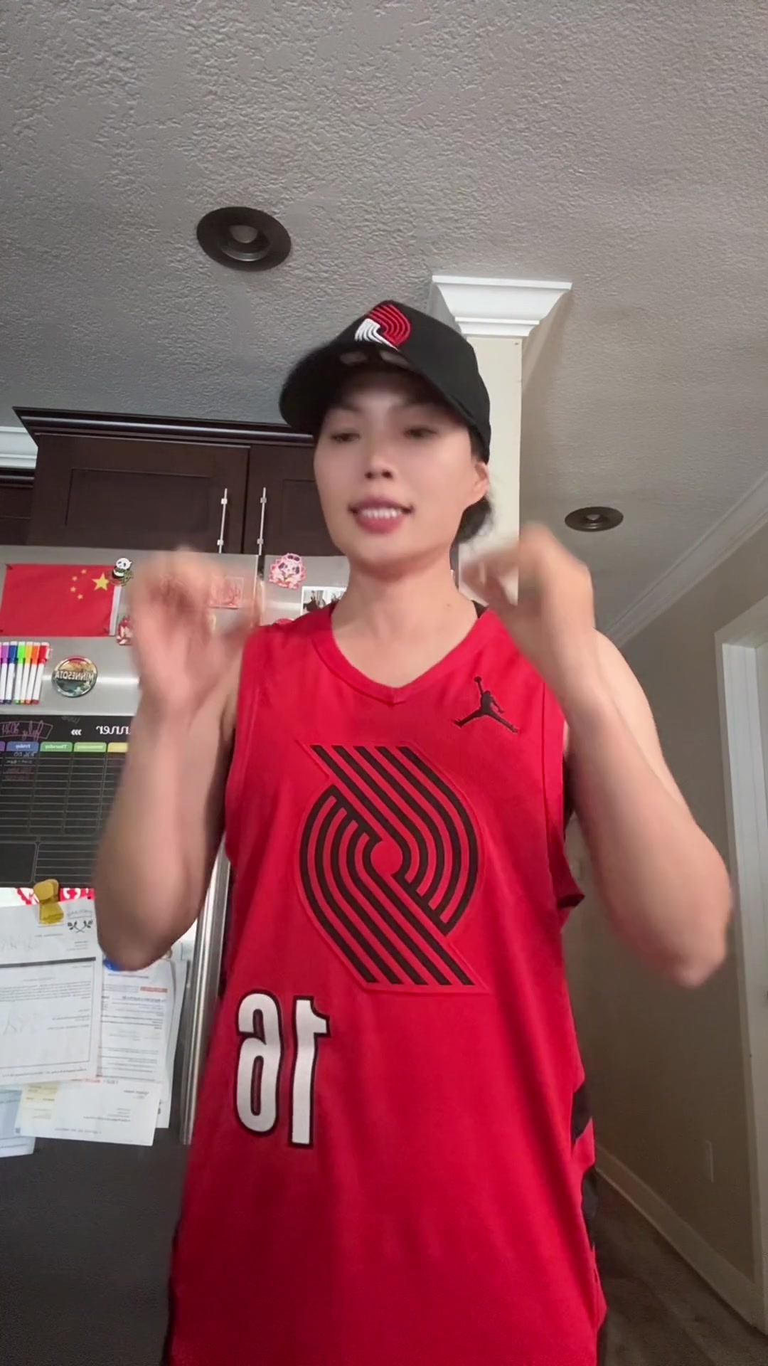 嘚瑟女網(wǎng)友我把楊瀚森球員版250美元價格打成238美元了