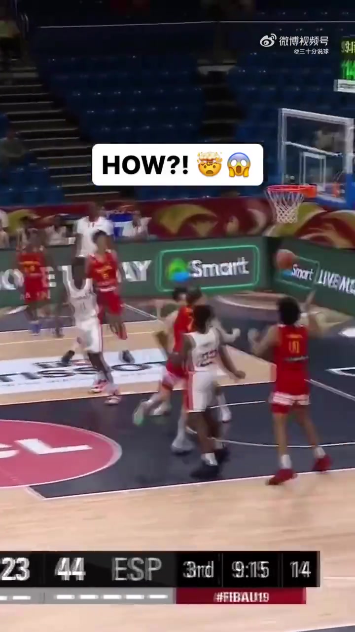臥槽臥槽誰能看清這個傳球是怎么傳出來的