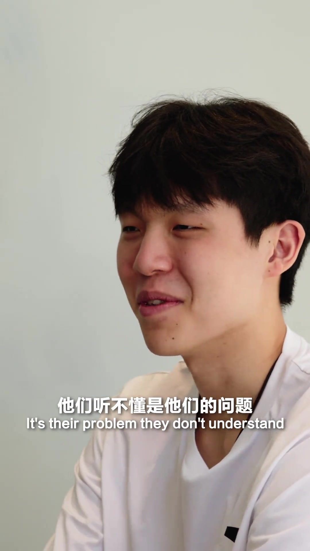 這孩子給人感覺(jué)落落大方楊瀚森在選秀前十天接受專訪