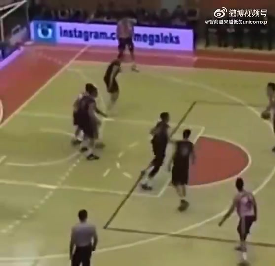 楊瀚森打球更像如今約基奇 而同年齡在進聯(lián)盟前兩人球風(fēng)不盡相同