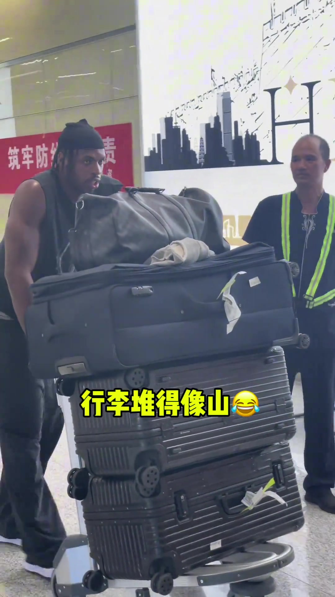 連你也來了勇士球員希爾德開啟中國行 首站西安兵馬俑 連你也來了勇士球員希爾德開啟中國行 首站西安兵馬俑