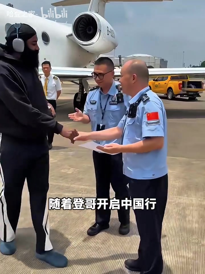 休賽期造型回歸小卡開啟非洲行活動(dòng)舉辦訓(xùn)練營