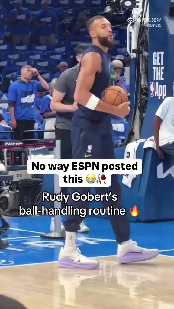 這是NBA球員戈貝爾雙手控球訓(xùn)練有種我上我也行的感覺(jué)